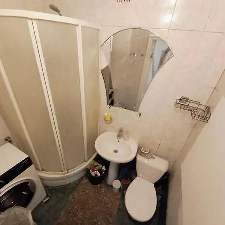 уютная однокомнатная с удобным расположением Appartement Odessa